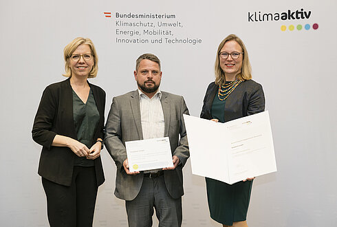Auszeichnung von klimaaktiv Projektpartnern und Vorzeigebetrieben durch Klimaschutzministerin Leonore Gewessler (BMK)