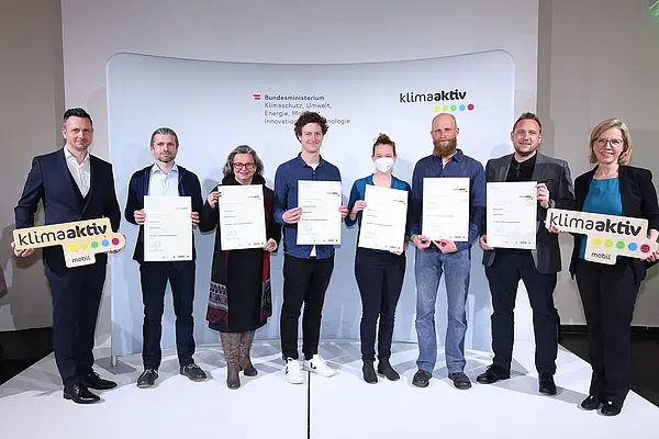 v.l.n.r.: Michael Nendwich, Gusztav Puhr, Petra Osterer, Sebastian Nemeth, Marlene Mellauner, Jörg Ofner, Roman Mühl, Leonore Gewessler