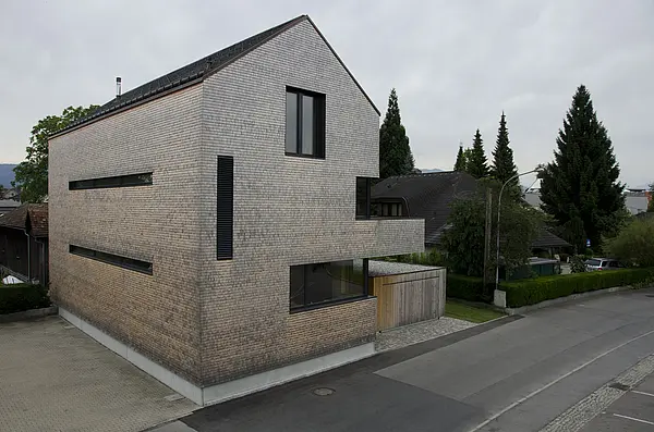 Vom Altbau zum Plus-Energiehaus