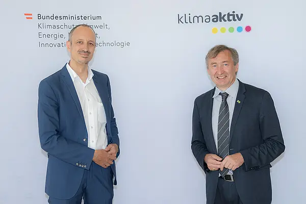 Im Bild: Jürgen Schneider (Klimaschutzministerium) und Herbert Greisberger (ENU)