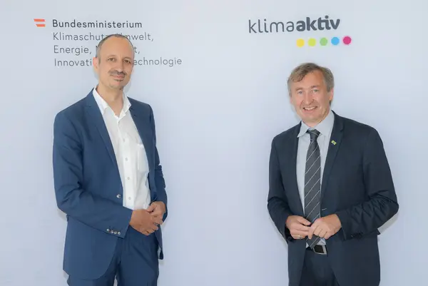 Im Bild: Jürgen Schneider (Klimaschutzministerium) und Herbert Greisberger (ENU)