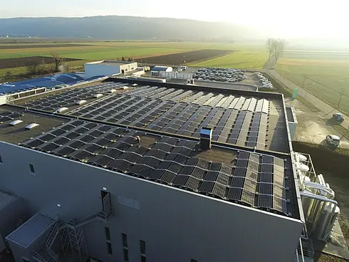 PV-Anlage Luftansicht bei der Wiesbauer Gourmet Gastro GmbH