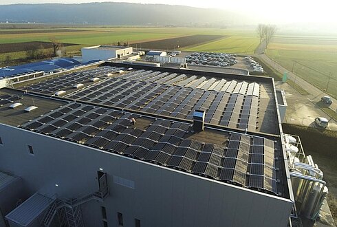 PV-Anlage Luftansicht bei der Wiesbauer Gourmet Gastro GmbH