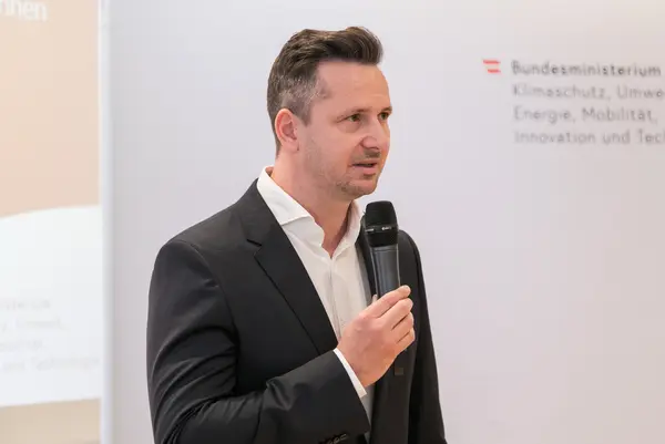 Im Bild: Michael Nendwich (Vorsitzender Sportartikelhandel, WKO)