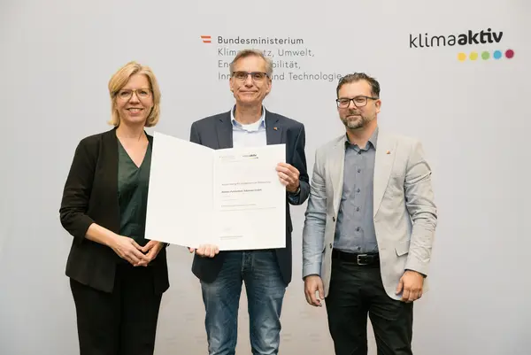 Auszeichnung von klimaaktiv Projektpartnern und Vorzeigebetrieben durch Klimaschutzministerin Leonore Gewessler (BMK)