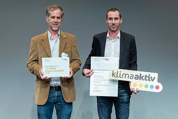 Darauf bauen wir: Sanierung und klimafitte Gebäude für die Zukunft! Auszeichnungsveranstaltung von klimaaktiv, ÖGNB und AGPB Gebäuden