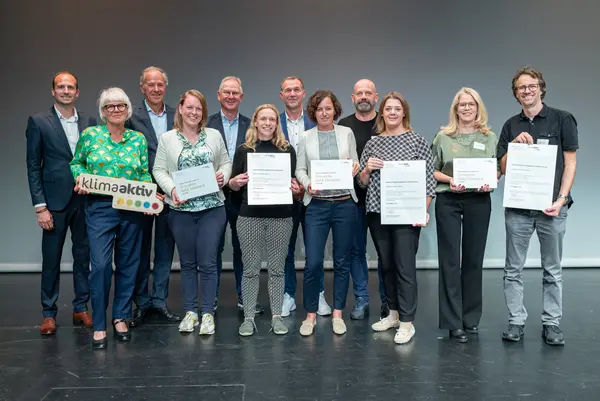 Darauf bauen wir: Sanierung und klimafitte Gebäude für die Zukunft! Auszeichnungsveranstaltung von klimaaktiv, ÖGNB und AGPB Gebäuden
