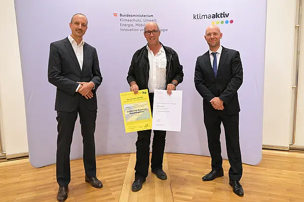 Im Bild von links nach rechts: Sektionschef Jürgen Schneider, Norbert Giefing, Dr. Christoph Rosenberger