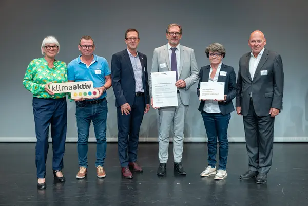 Darauf bauen wir: Sanierung und klimafitte Gebäude für die Zukunft! Auszeichnungsveranstaltung von klimaaktiv, ÖGNB und AGPB Gebäuden