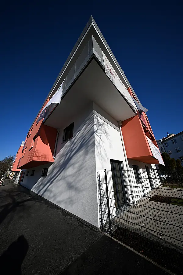 JEDLESEER STRASSE 104-106