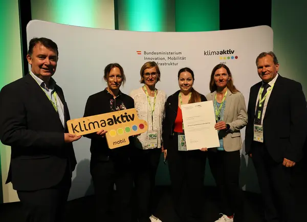 Im Bild:  Christine Zopf Renner, Tina Wurm, Lea Kalchbrenner (alle Amt der Burgenländischen Landesregierung)  Erich Rohrmoser (Vertreter des Österreichischen Städtebundes) Martin Huber (Vertreter des Österreichischen Gemeindebundes) Wiebke Unbehaun (BMIMI)