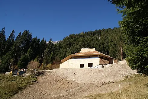 4945 Neubau Umbrüggler Alm