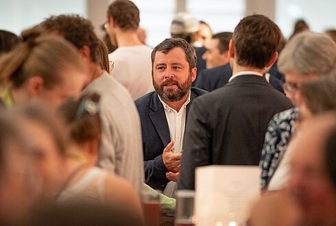 Menschen im Gespräch