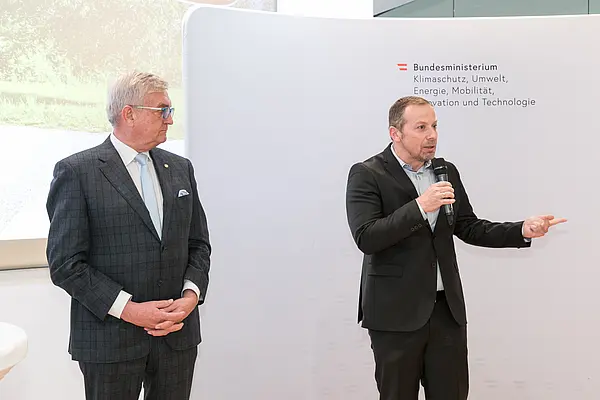 Im Bild: Alfred Riedl (Präsident Gemeindebund) und Stephan Auer-Stüger (Städtebund)