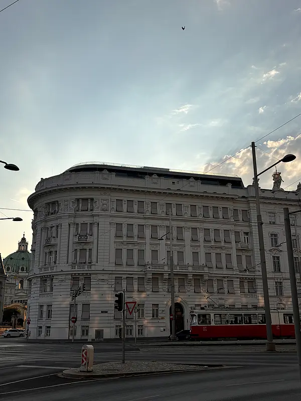 Schwarzenbergplatz 13