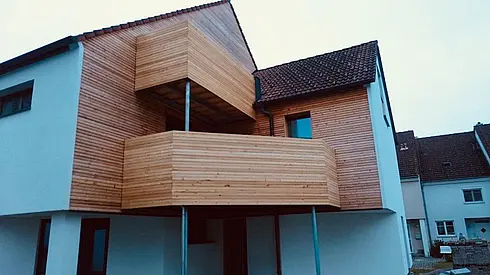Einbau von 4 Wohneinheiten in bestehendes Mehrparteienhaus