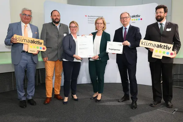 Auszeichnung klimaaktiv mobil Projektpartner:innen im Rahmen der THEPEP Konferenz