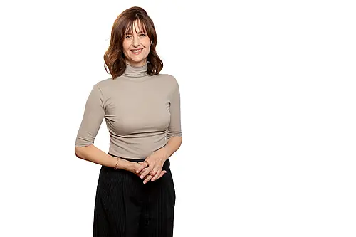 Daniela Zeller, Referentin des klimaaktiv Webinars Storytelling: Wie aus Informationen Geschichten werden.