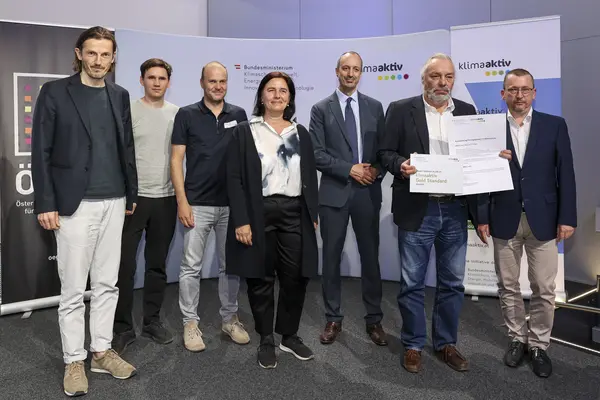 Ausgezeichnetes Projekt: BOKU Ilse Wallentin Haus, 1190 Wien<br /> Fertigstellung, 965 von 1000 klimaaktiv Punkten, klimaaktiv GOLD<br /><br /> Bauherrschaft: Bundesimmobiliengesellschaft m.b.H.<br /> Architektur: Arge Delta Projekte GmbH und SWAP Architekten ZT GmbH<br /> Haustechnik: teamgmi Ingenieurbüro GmbH Österreich Bauphysik & klimaaktiv<br /> Consultant: IBO – Österreichisches Institut für Bauen und Ökologie GmbH