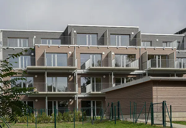 Untere Bahnlände 13