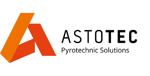 Logo der Firma Astotec Pyrotechnic Solutions. Orangefärbiges Logo und schwarze Schrift auf weißem Grund.