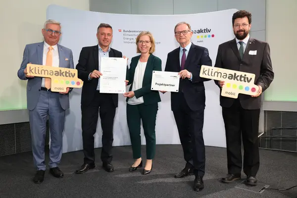 Auszeichnung klimaaktiv mobil Projektpartner:innen im Rahmen der THEPEP Konferenz